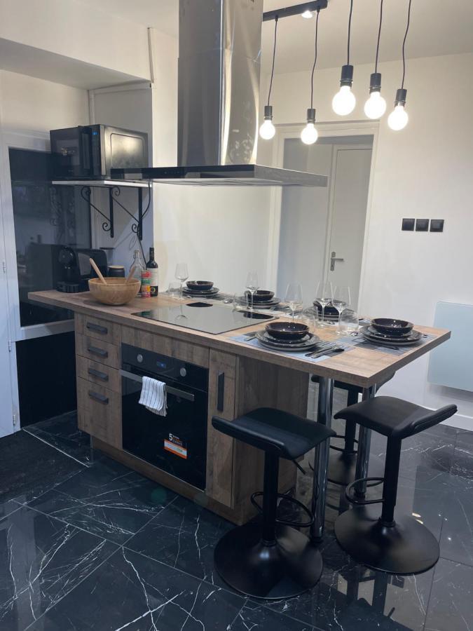 Appartement Hors Du Commun Avec Son Jacuzzi Salies-de-Bearn Bagian luar foto