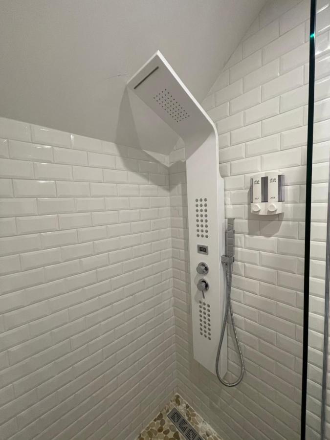 Appartement Hors Du Commun Avec Son Jacuzzi Salies-de-Bearn Bagian luar foto