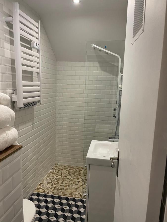 Appartement Hors Du Commun Avec Son Jacuzzi Salies-de-Bearn Bagian luar foto