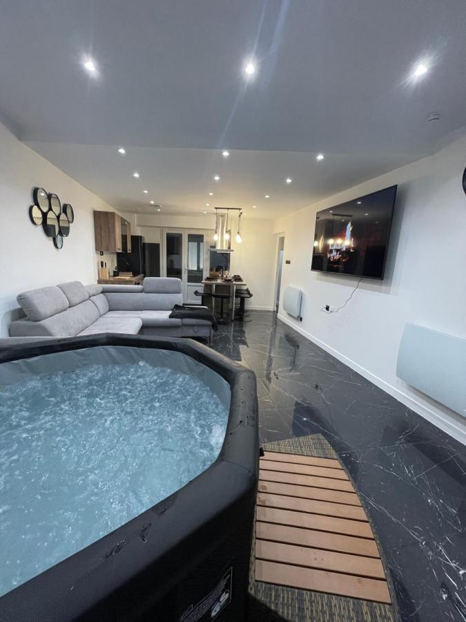 Appartement Hors Du Commun Avec Son Jacuzzi Salies-de-Bearn Bagian luar foto